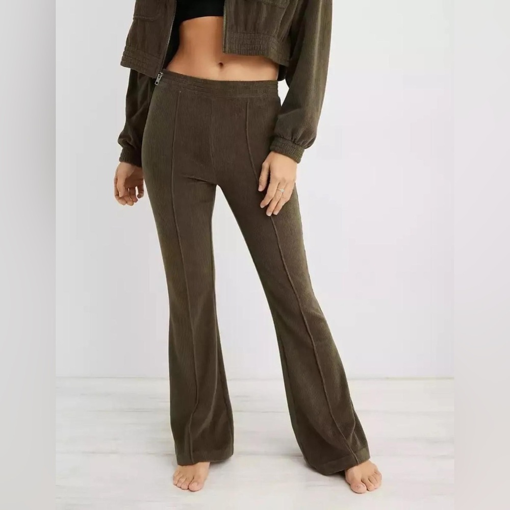 AERIE Groove-on Rib Velour Pant